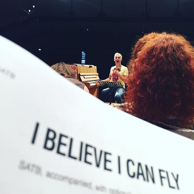 He believes we can fly :D #chortag #mgv #muenster #futurefox #dirkschneiderbariton